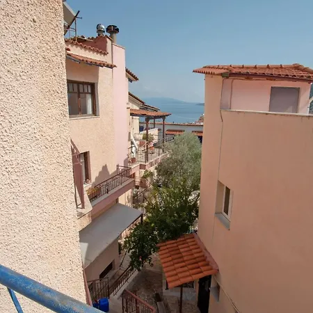 Kleoni Club Aparthotel 3*