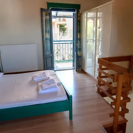 Kleoni Club Aparthotel 3*