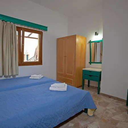 Kleoni Club Aparthotel