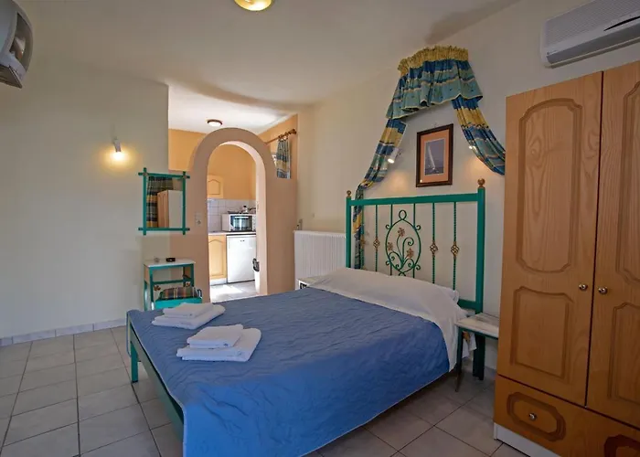 Kleoni Club Aparthotel