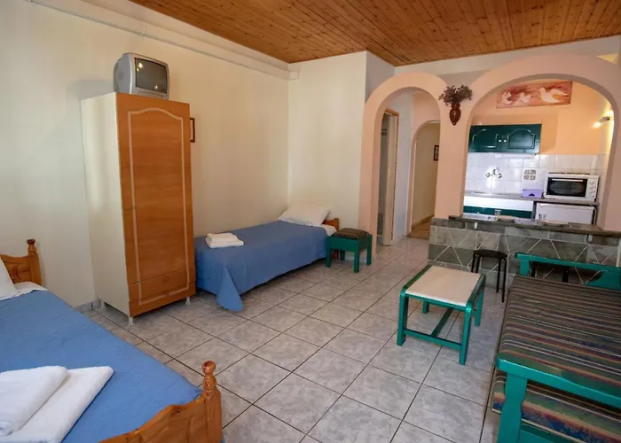 Kleoni Club Aparthotel